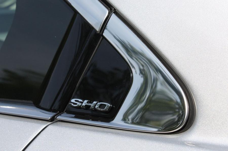  Ford Taurus SHO 2010 года  (фото 98 из 248)